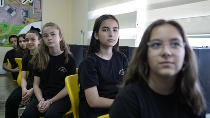 İzmir'de öğretmen ve öğrenciler "dijital okuryazar" oluyor