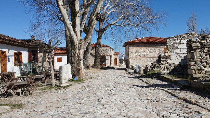 "Gladyatörler kenti"nin restore edilen dükkanlarında unutulmaya yüz tutmuş meslekler yaşatılacak
