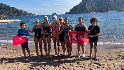 Marmaris'te Büyük Önder Atatürk'ü yüzerek andılar