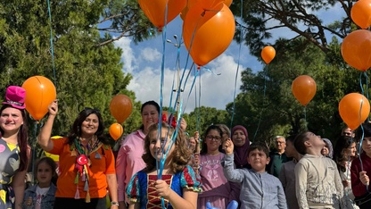 Aydın'da lösemiyi yenen 7 yaşındaki Masal için havaya balon bırakıldı