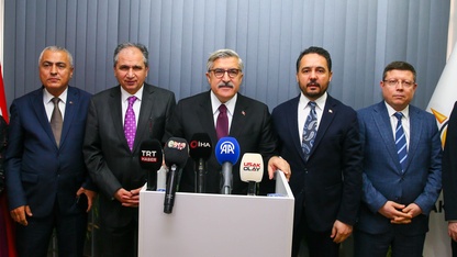 AK Parti Genel Başkan Yardımcısı Yayman, Uşak'ta partisinin il başkanlığını ziyaret etti: