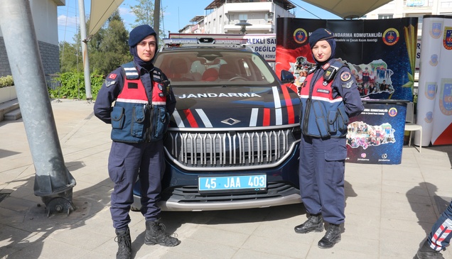 Manisa'da alkollü araç kullanmanın riskleri simülasyon gözlüğüyle deneyimlendi