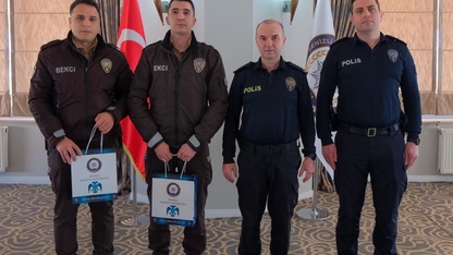 Denizli'de hükümlüyü yakalayan bekçilere plaket