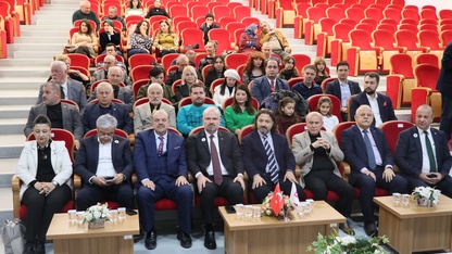 Aliya İzzetbegoviç İzmir'deki panelde anıldı