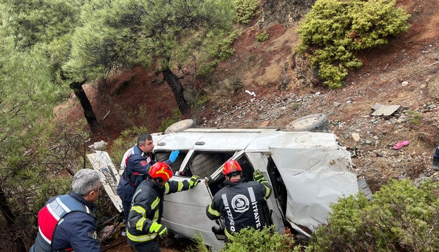 Denizli'de otomobilin uçuruma devrildiği kazada 1 kişi öldü, 1 kişi yaralandı