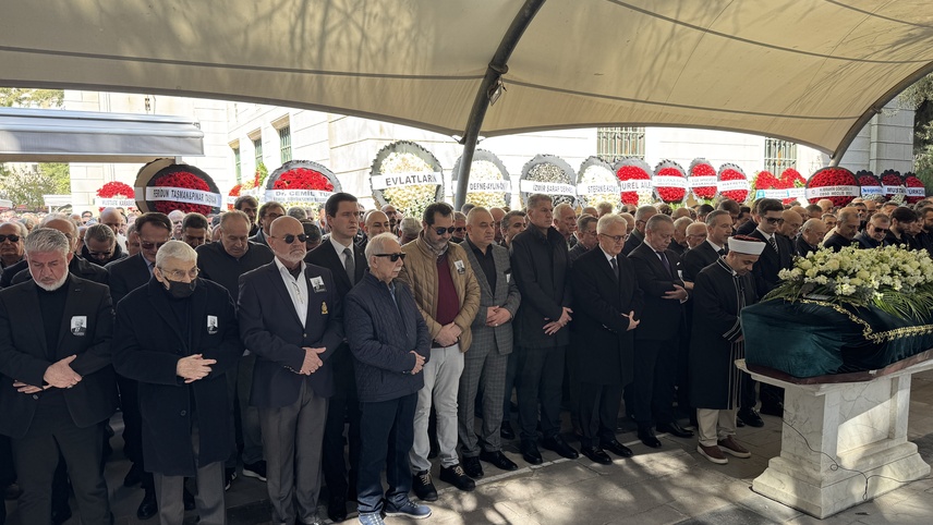 İzmir'de yaşamını yitiren iş insanı Öner Akgerman son yolculuğuna uğurlandı