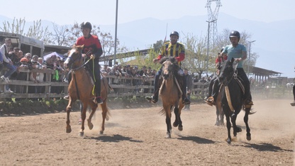 Ödemiş'te rahvan at yarışları düzenlendi