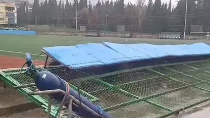 Manisa'da fırtına ve yağmur hayatı olumsuz etkiledi