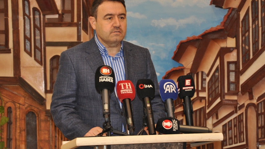 Kütahya Valisi Işın kentteki bir trafik kazasına ilişkin iddialarla ilgili açıklamada bulundu