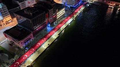 İzmir'de Cumhuriyet'in 102. yıl dönümü kutlandı