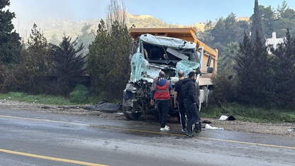 Bodrum'da iki hafriyat kamyonunun çarpıştığı kazada 1 kişi ağır yaralandı