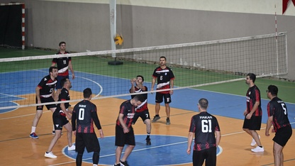 Demirci'de "Kaymakamlık Kupası Voleybol Turnuvası" başladı