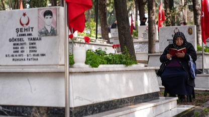 İzmir ve çevre illerde şehitler anıldı, Çanakkale Deniz Zaferi'nin yıl dönümü kutlandı