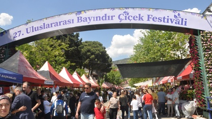 Bayındır'da çiçek festivali başladı