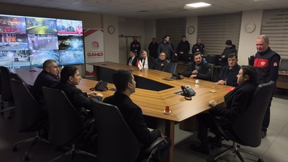 Kütahya Valisi Musa Işın, görevi başındaki personelin yeni yılını kutladı