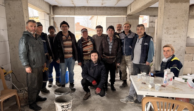 Kütahya'da yanan 2 katlı ev köylülerin desteğiyle yeniden inşa ediliyor