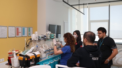Van'da hastalanan 3,5 aylık bebek, ambulans uçakla İzmir'e sevk edildi