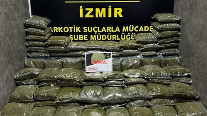 İzmir'de 102 kilo 50 gram sentetik uyuşturucu ele geçirildi