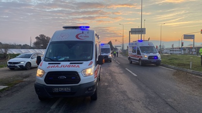 Aydın'da devrilen işçi servisindeki 16 kişi yaralandı