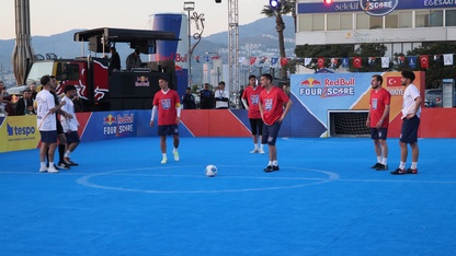 Red Bull Four 2 Score Sokak Futbolu Turnuvası'nın Türkiye Finali İzmir'de Yapıldı