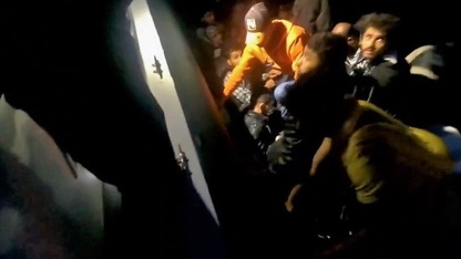 İzmir açıklarında 23 düzensiz göçmen yakalandı