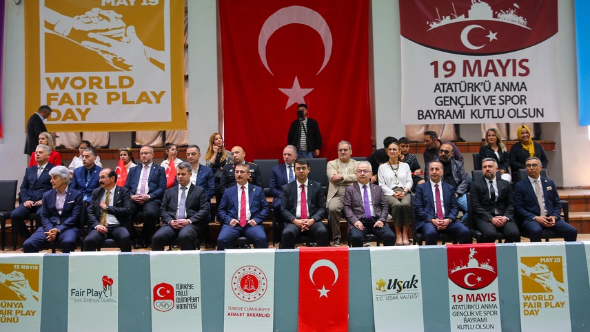 Uşak'ta çocukları eğitim ve sportif faaliyetlerle destekleyecek proje başlatıldı