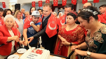 Muğla'da temsili askerlik yapacak engellilere "asker kınası" yakıldı