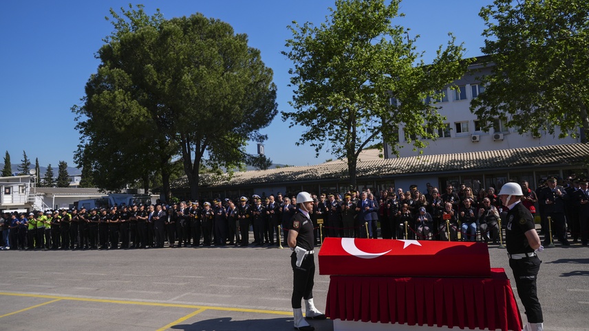 İzmir'de trafik kazasında şehit olan polis Serkan Hızlı için tören düzenlendi 