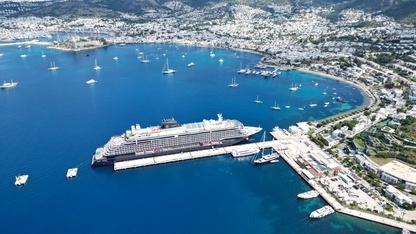 Bodrum'a "Explora I" isimli dev kruvaziyerle 590 yolcu geldi