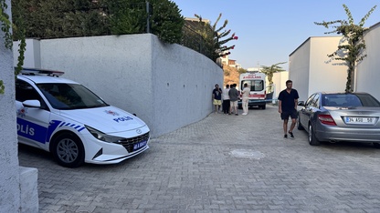 Bodrum'da 2 kişi evde başından silahla vurulmuş halde ölü bulundu