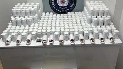 İzmir'de 17 bin sentetik hap ele geçirildi