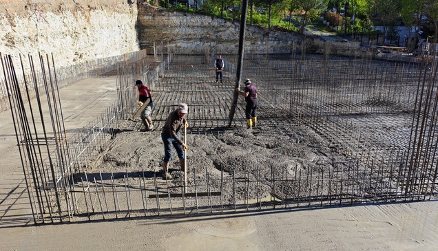 Demirci'de gençlik merkezinin temeli atıldı