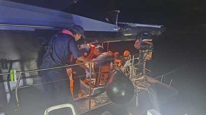 İzmir açıklarında teknede rahatsızlanan kişiye tıbbi tahliye