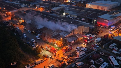 Manisa'da marangoz atölyesinde çıkan yangın söndürüldü